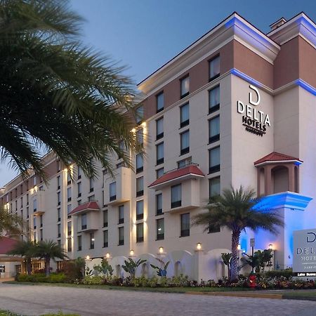 Delta Hotels By Marriott Orlando Lake Buena Vista Exterior photo