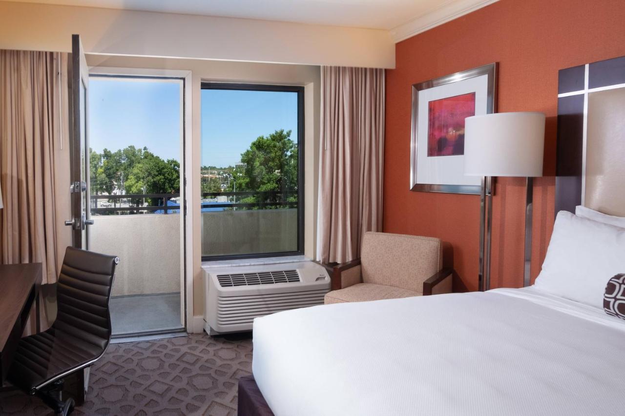 Delta Hotels By Marriott Orlando Lake Buena Vista Exterior photo